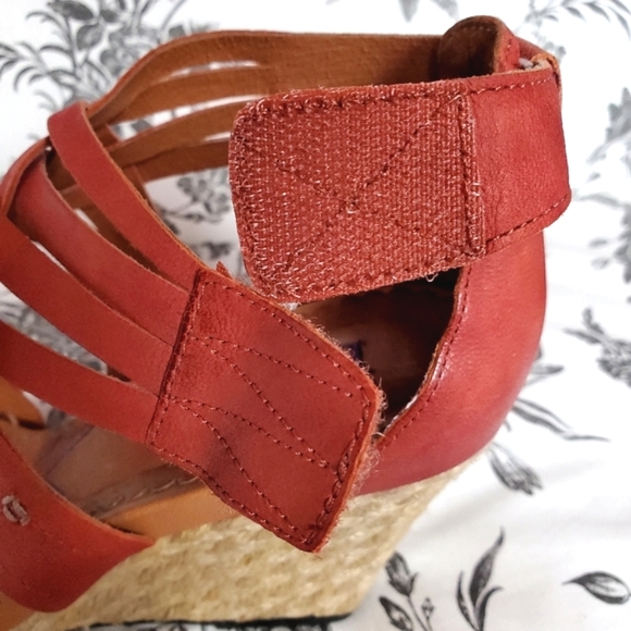 Indigo coral leather sandals - Picture 7 of 8